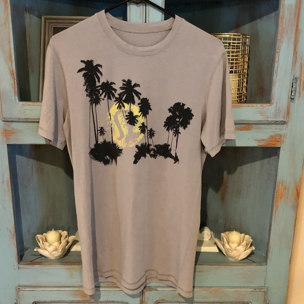 Men’s Lululemon t shirts size medium